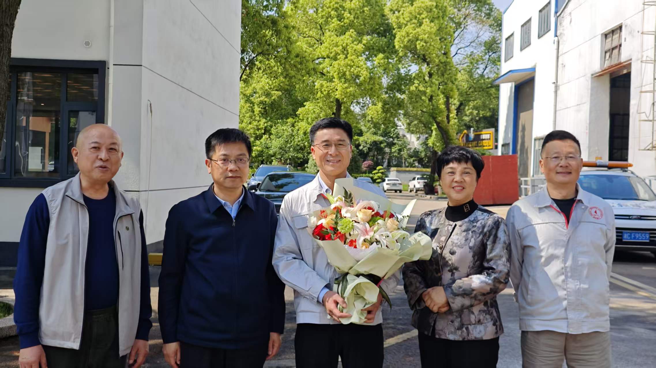 雨湖区区委书记陈小平一行走访乐鱼注册-乐鱼（中国）
公司